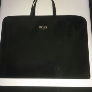 BOSS BY HUGO BOSS GARMET BAG W/VELCO ZIPPER POUCH